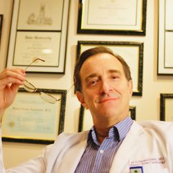 Rostam Fardin MD (Physicians & Surgeons)